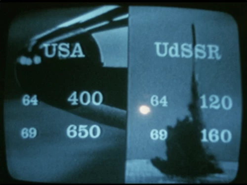 SONATA FÜR 4 MONITORE, <br>
1968-71 (frame grab)